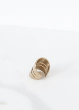 Load image into Gallery viewer, Irsila Ring
